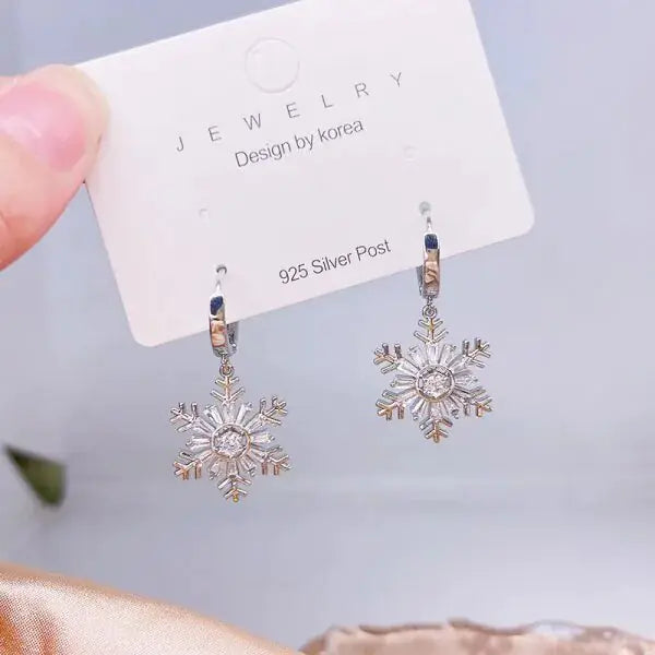 Crystal Snowflake Stud Earrings: Festive Fashion